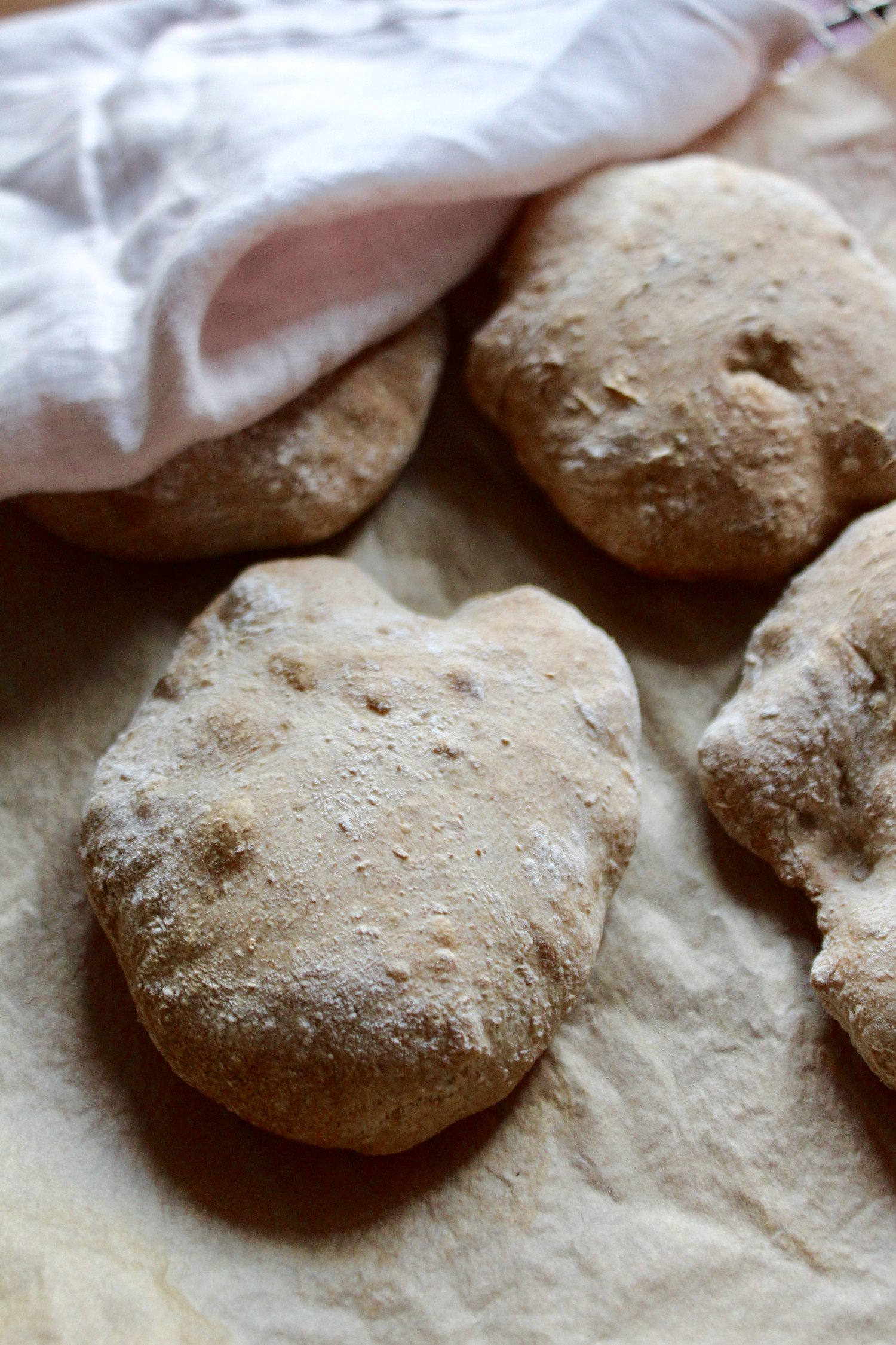 Pitabrød med fuldkorn | Brød og bagværk | Pernillekarlsen