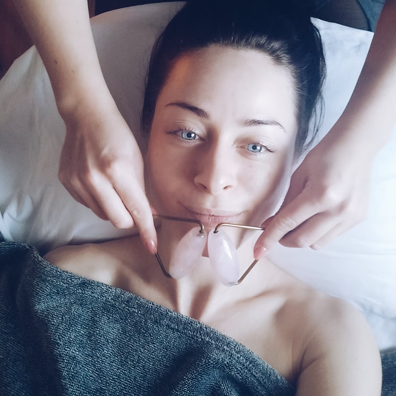 ansigtsbehandling krystal massage holistisk hudpleje