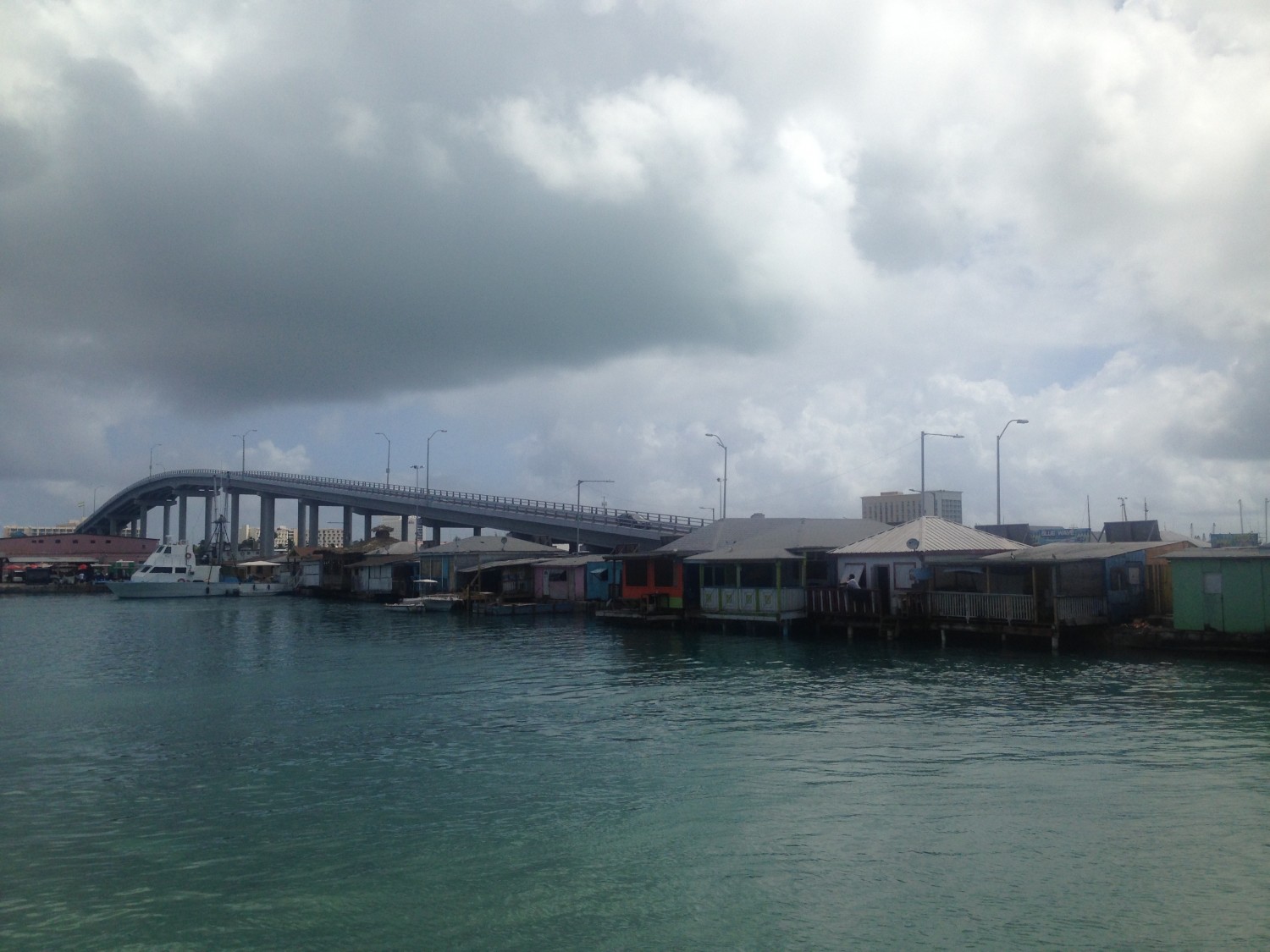 En af de store broer i Nassau.
