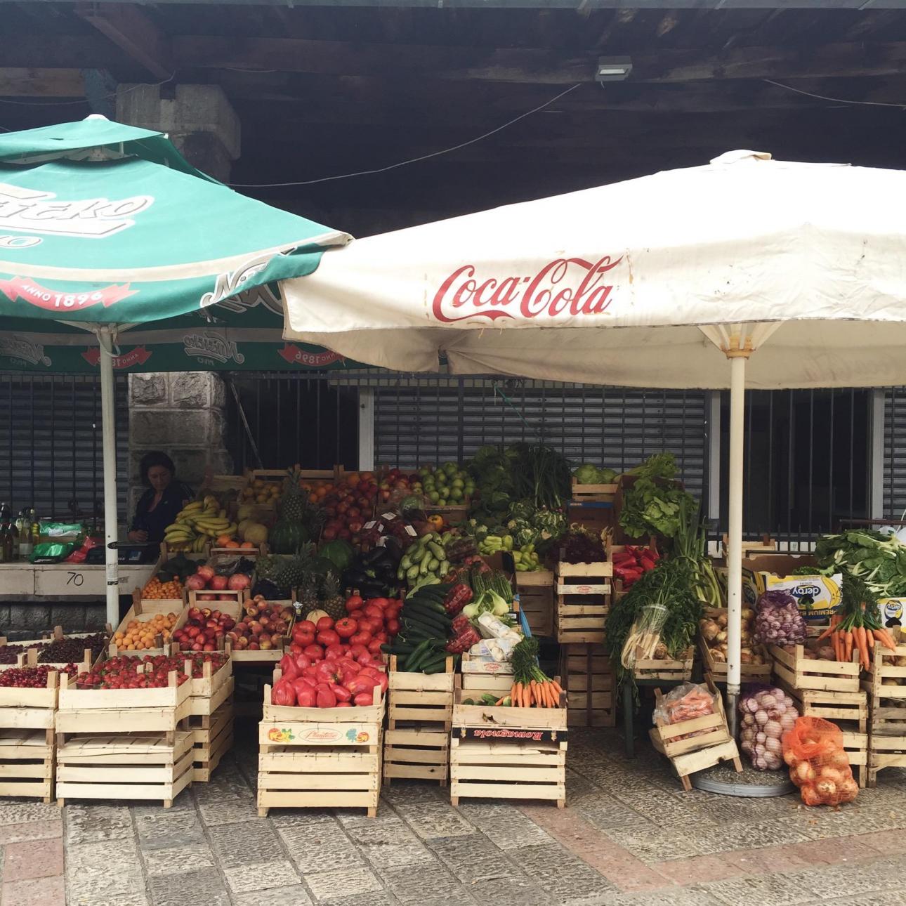 Lokale markeder møder man her og der i Montenegro.