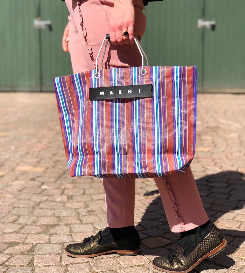 marni tote bag shopping net urbannotes.dk pop-up shop paris stripes striped