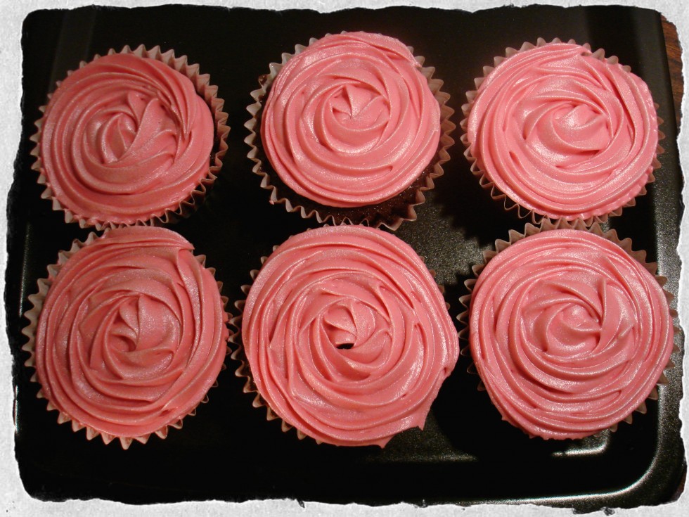 homemade-hummingbird-bakery-choccolate-cupcakes