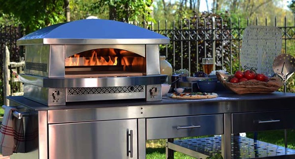 Pizza oven on cart