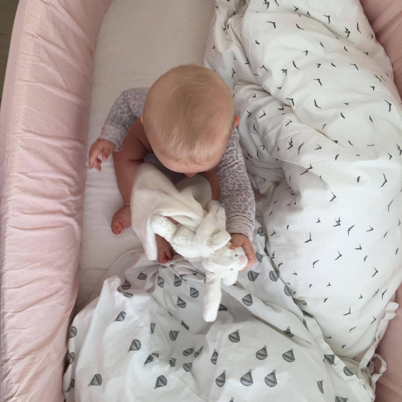 Test af Petit by V sengetøj og sengerand | Baby | Testfamilien