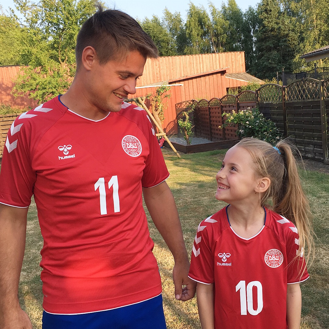 TEST af Danmarks hjemmebanetrøje VM 2018 med tryk fra Unisport.dk | Børn |  Testfamilien