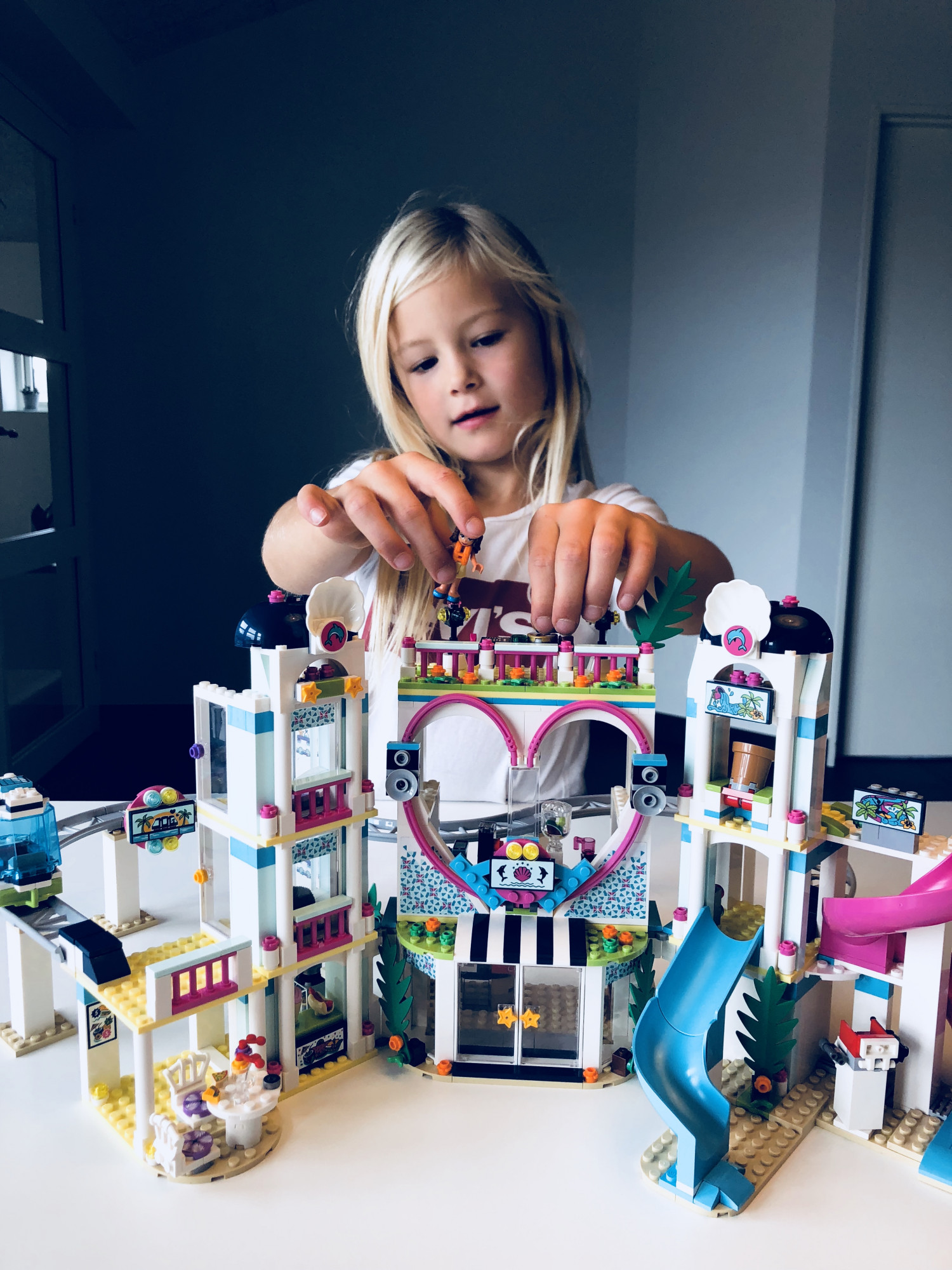 TEST af LEGO Heartlake City Resort og Venskabshus Børn | Testfamilien