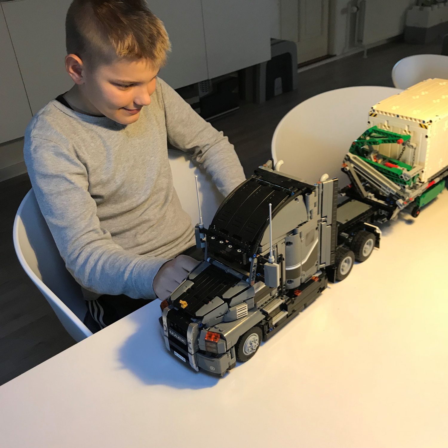 Monopol Forestående blive forkølet Test af LEGO TECHNIC Mack lastbil | Børn | Testfamilien