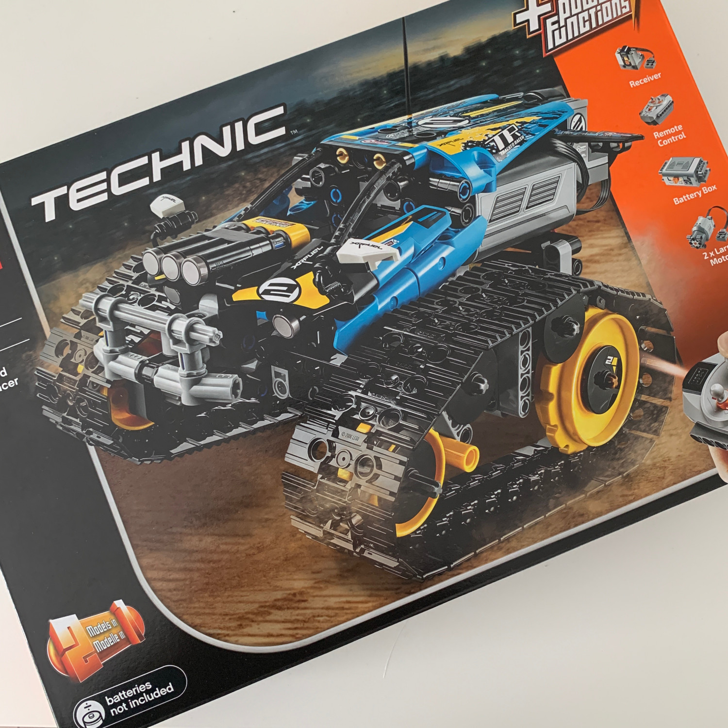 TEST af LEGO Technic Fjernbetjent stunt-racerbil | Børn | Testfamilien