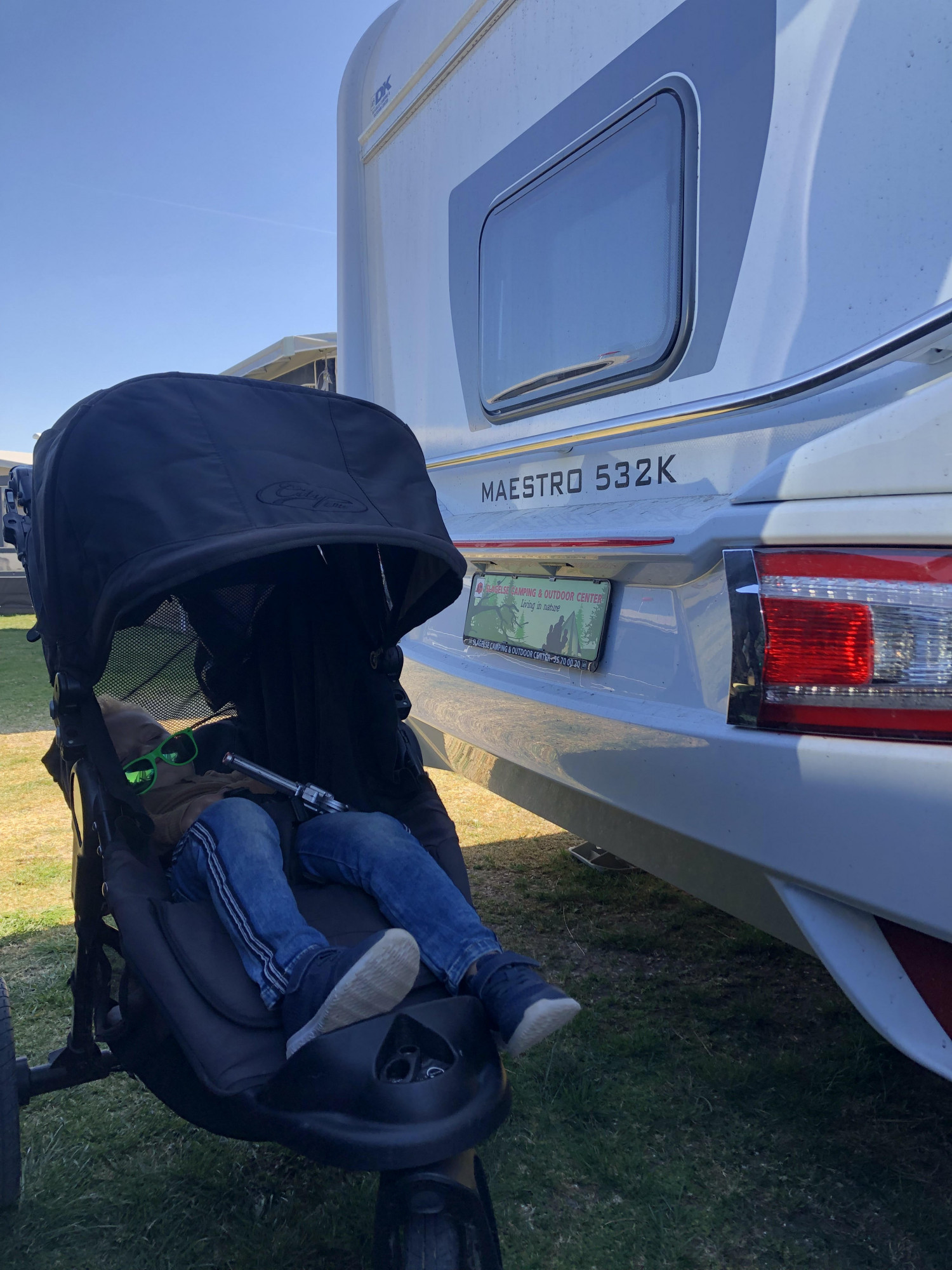 TEST af familiecampingvogn LMC maestro 532 K på Henne Strand camping | Baby  | Testfamilien