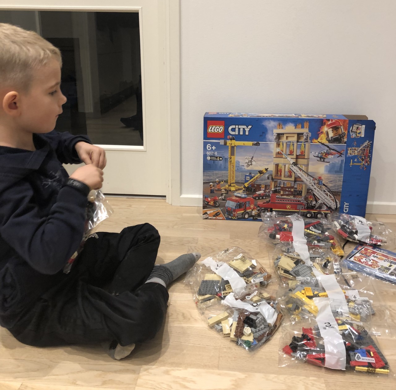 TEST af LEGO City Midtbyens Brandvæsen model nr. 60216 | Børn | Testfamilien
