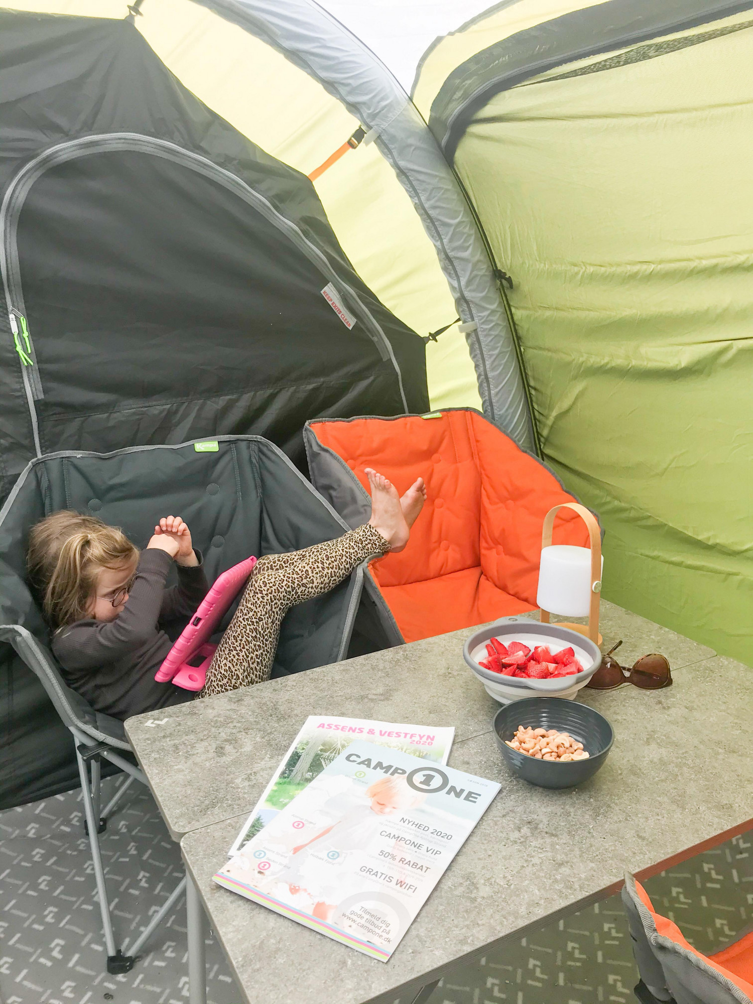 TEST af Luksuslufttelt Kampa Brean 4 Air telt på Campone Assens strand i  samarbejde med Campingagenten | Børn | Testfamilien