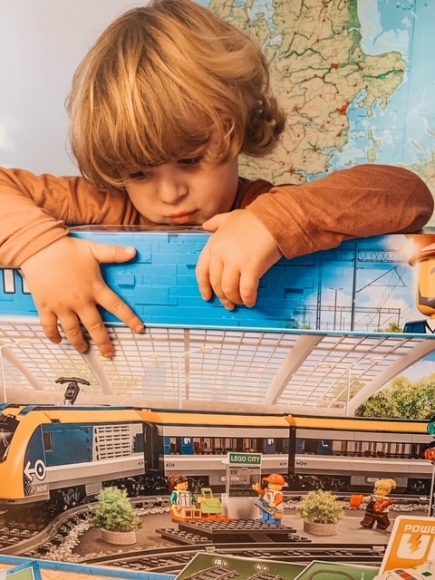TEST af LEGO City Passagertog 60197 | Børn | Testfamilien