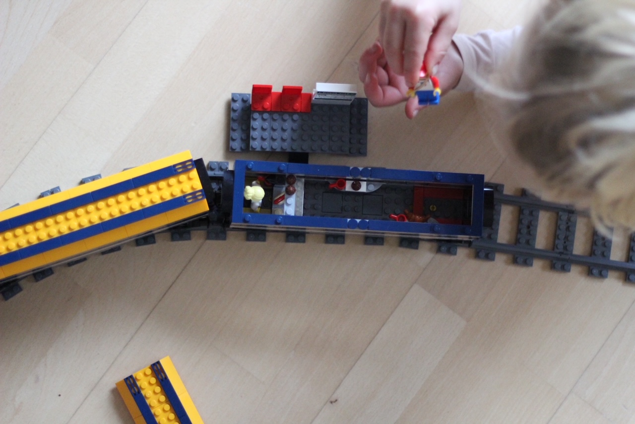 TEST af LEGO City Passagertog 60197 | Børn | Testfamilien