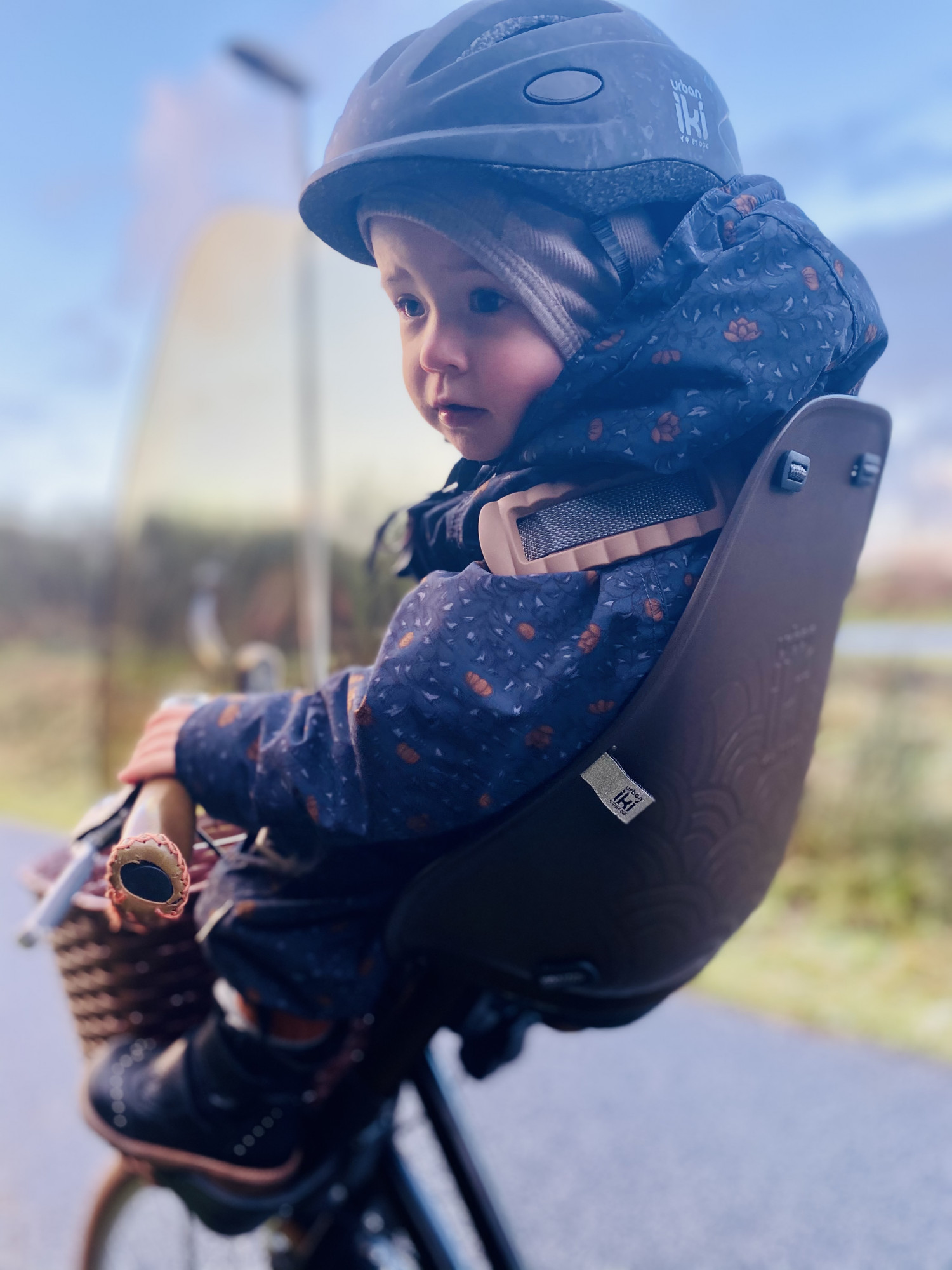 TEST af frontmonteret samt bagmonteret cykelstol fra Urban Iki | Baby |  Testfamilien