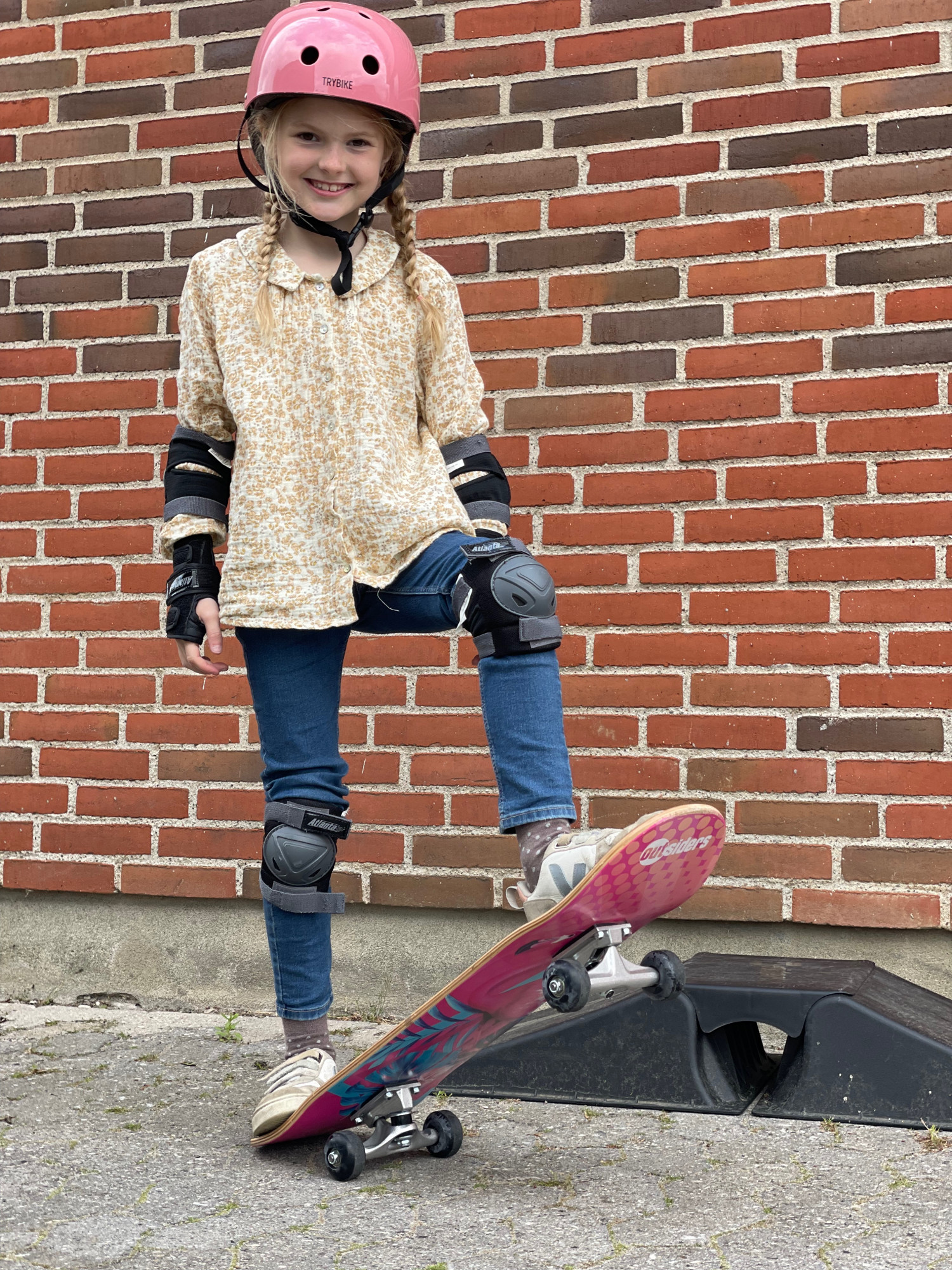 TEST af Outsiders pro style skateboard Flashy Flamingo og tovejs rampe fra  Coolshop.dk | Børn | Testfamilien