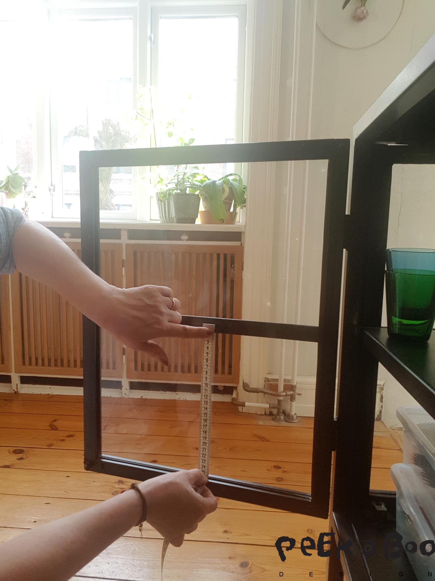 Measure the piece you want to add the windowfilm to.