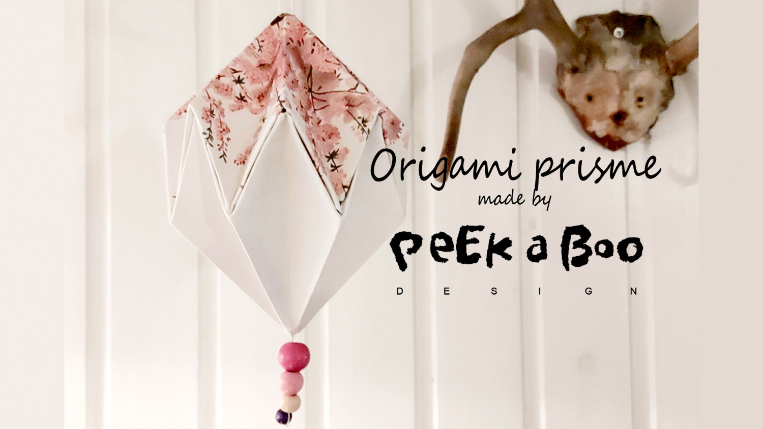 Paper prisme made of upcycled paperbags, see the video below how to do it.