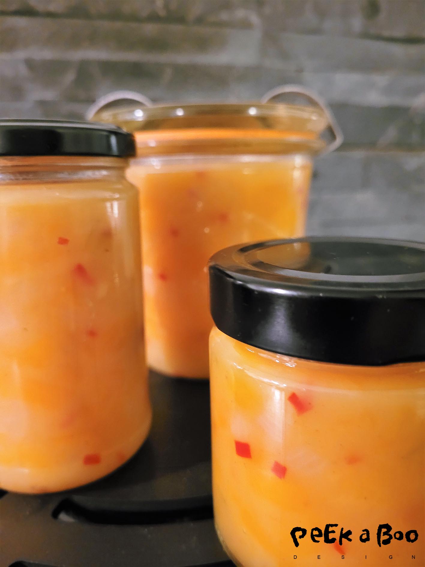 Mirabelle chutney with onion and chili. Check out this easy peacy recipe.