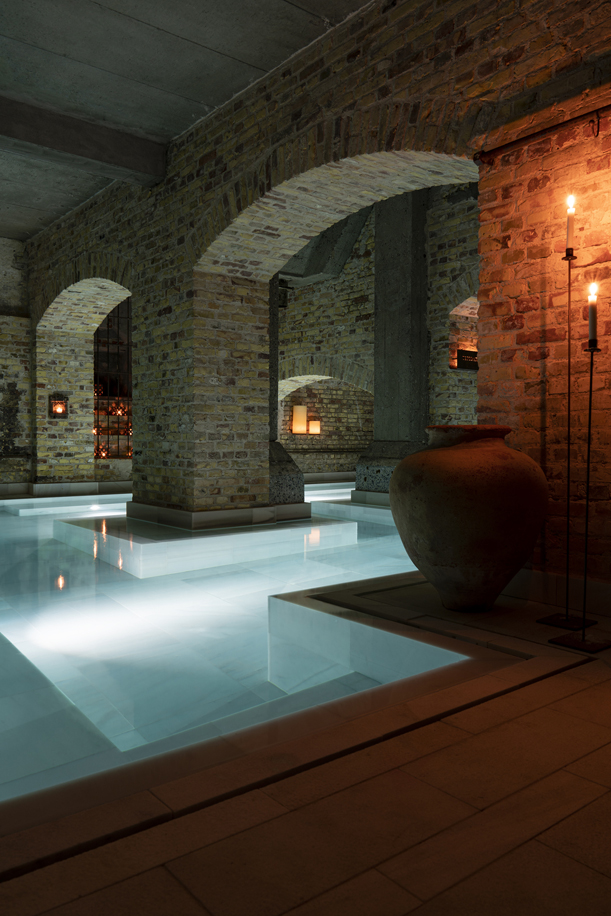 The cellars in the hhistoric buildings are carefully restored by Aire ancient Baths.