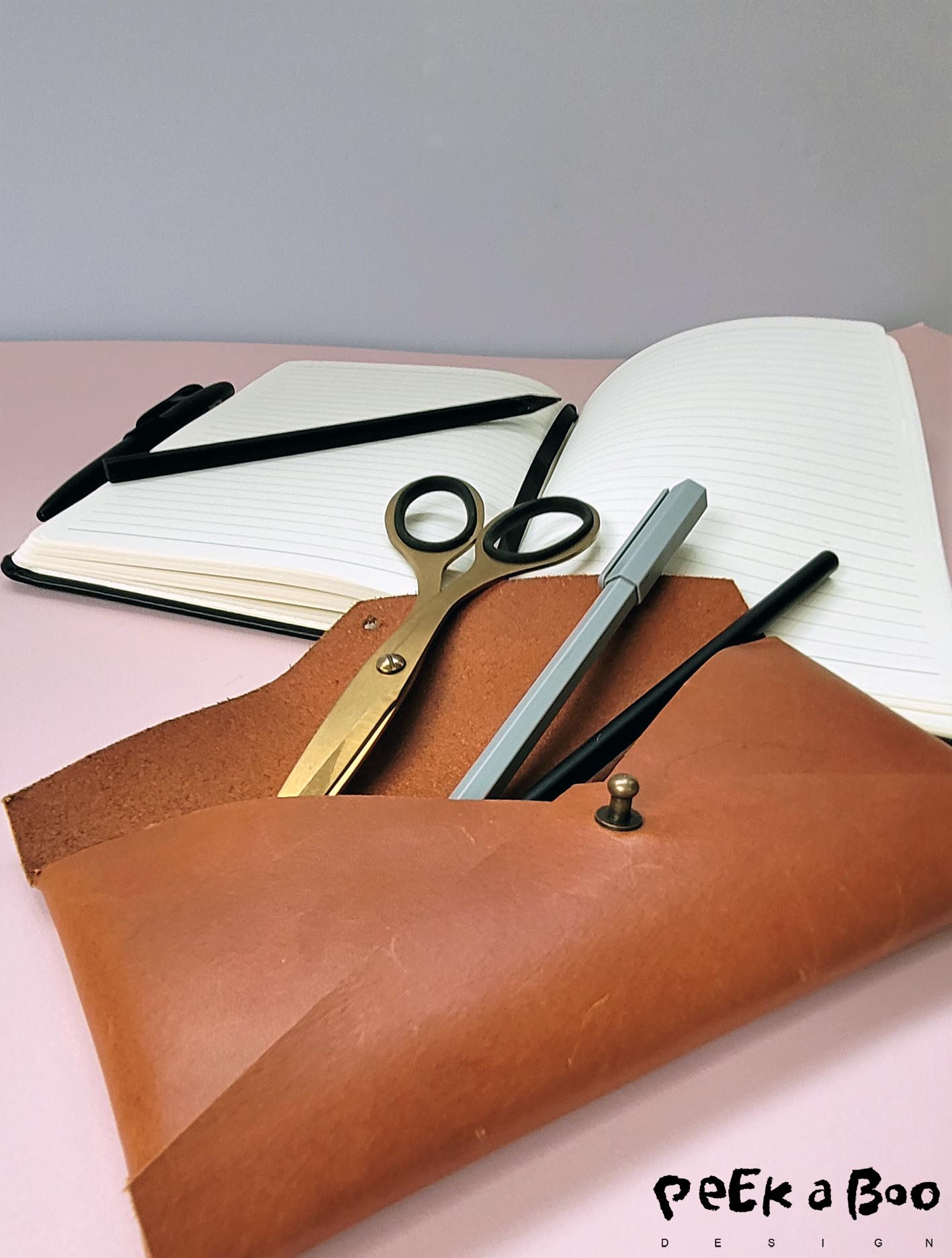 DIY pencil case made of an old upcycled bag.