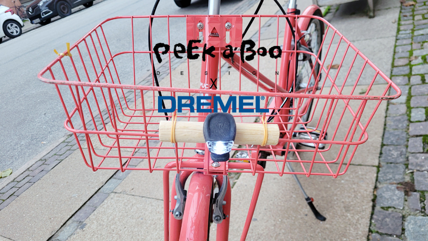 The simpel holder that can be used on the front at your bicycle basket.