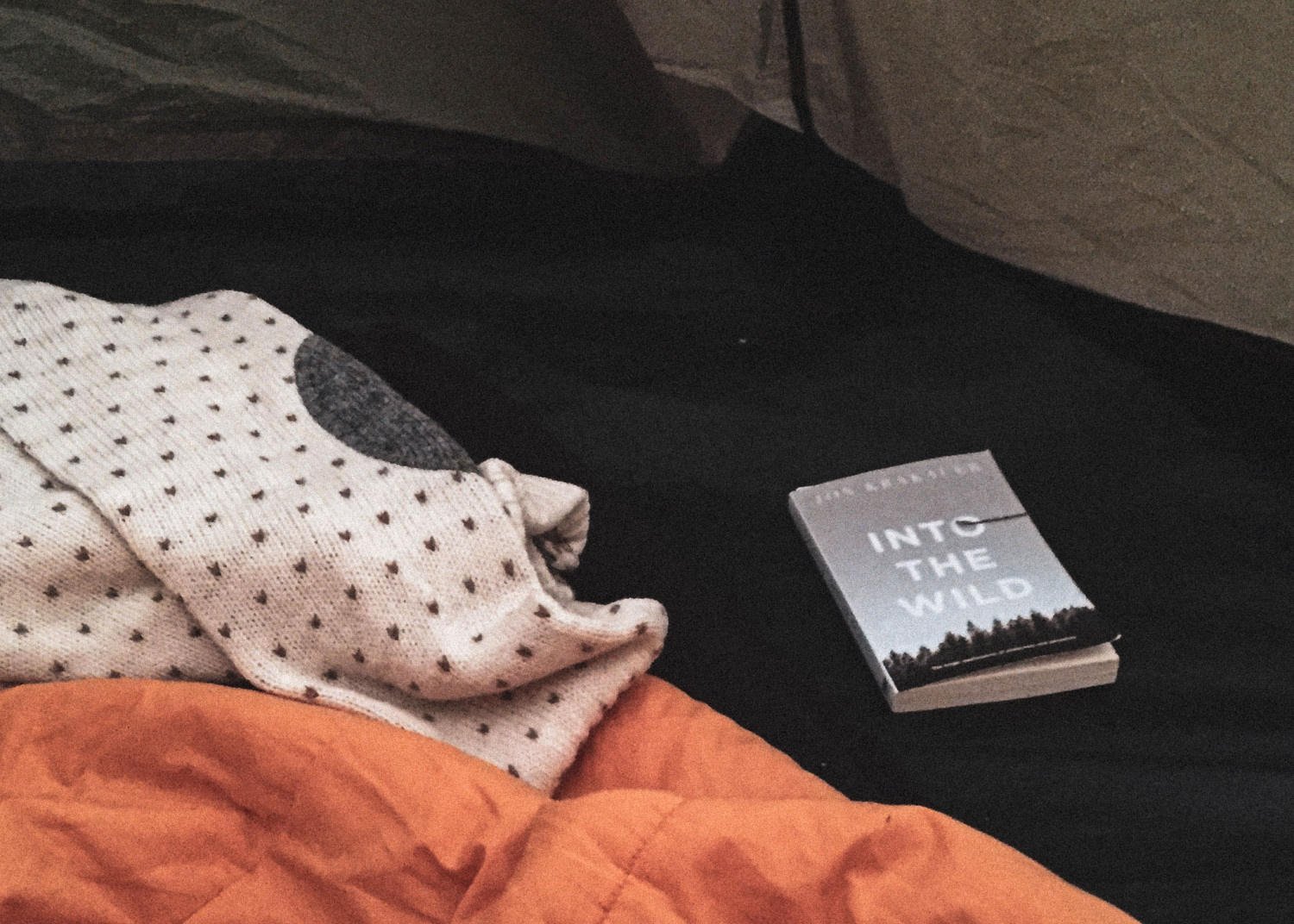 into the wild, jon Krakauer, sleepingbag, sovepose, fjellräven, sweater