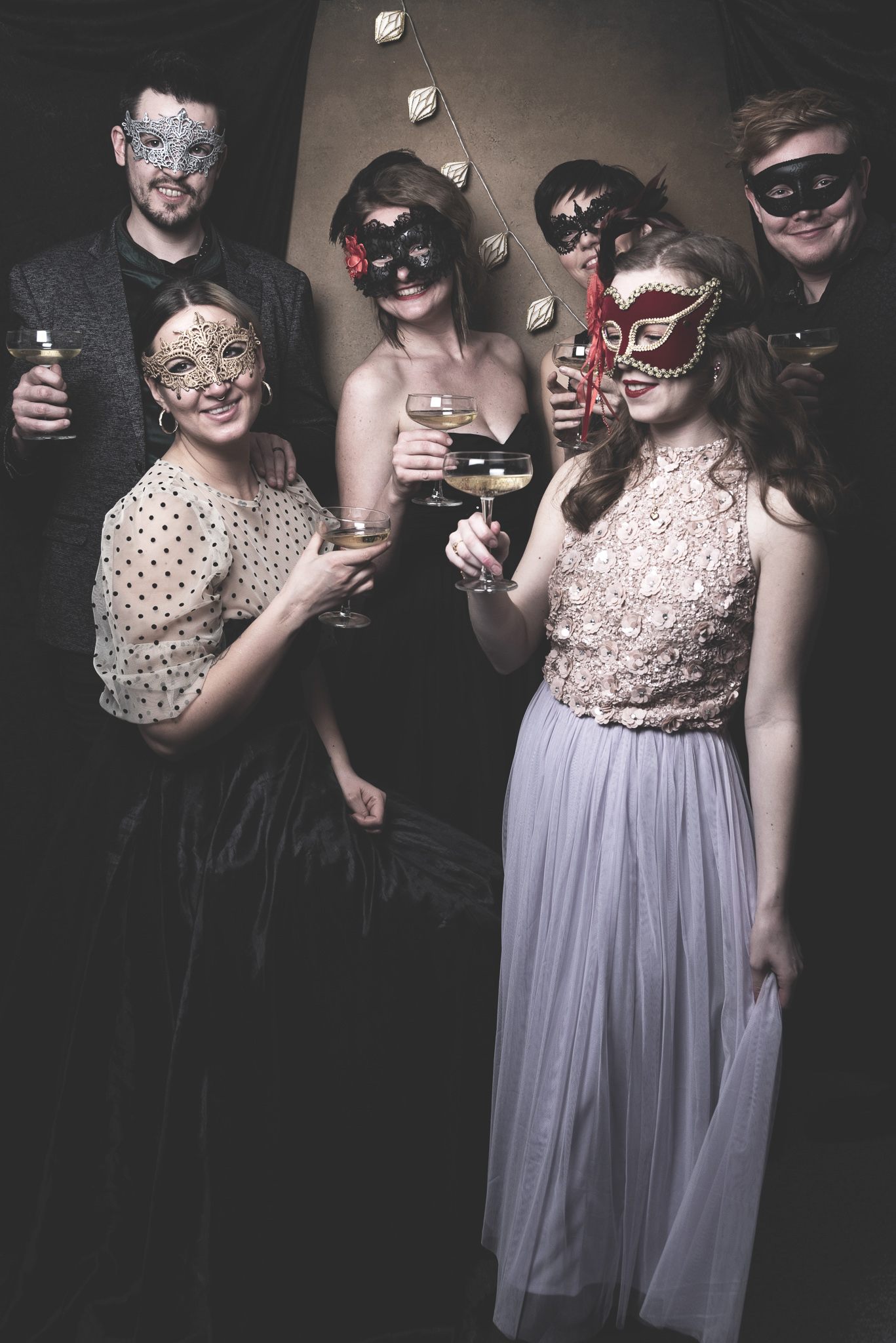 masqurade, maskerade, bal, ball, photobooth, new year party, nytårsfest, ball dress, balkjoler, masques, masker, champagne