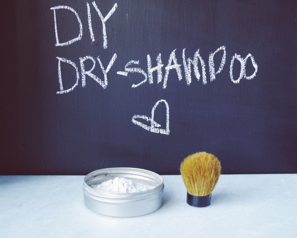 No shampoo, dry shampoo, tørshampoo, gør det selv, DIY, do it yourself, natural, naturlig, økologisk, organic, zerowaste, natural beauty, ingen kemi, no chemicals, arrowroot powder, vegan, hair care, greasy hair, don?t care, simply living, simply fit, simply beauty, costume