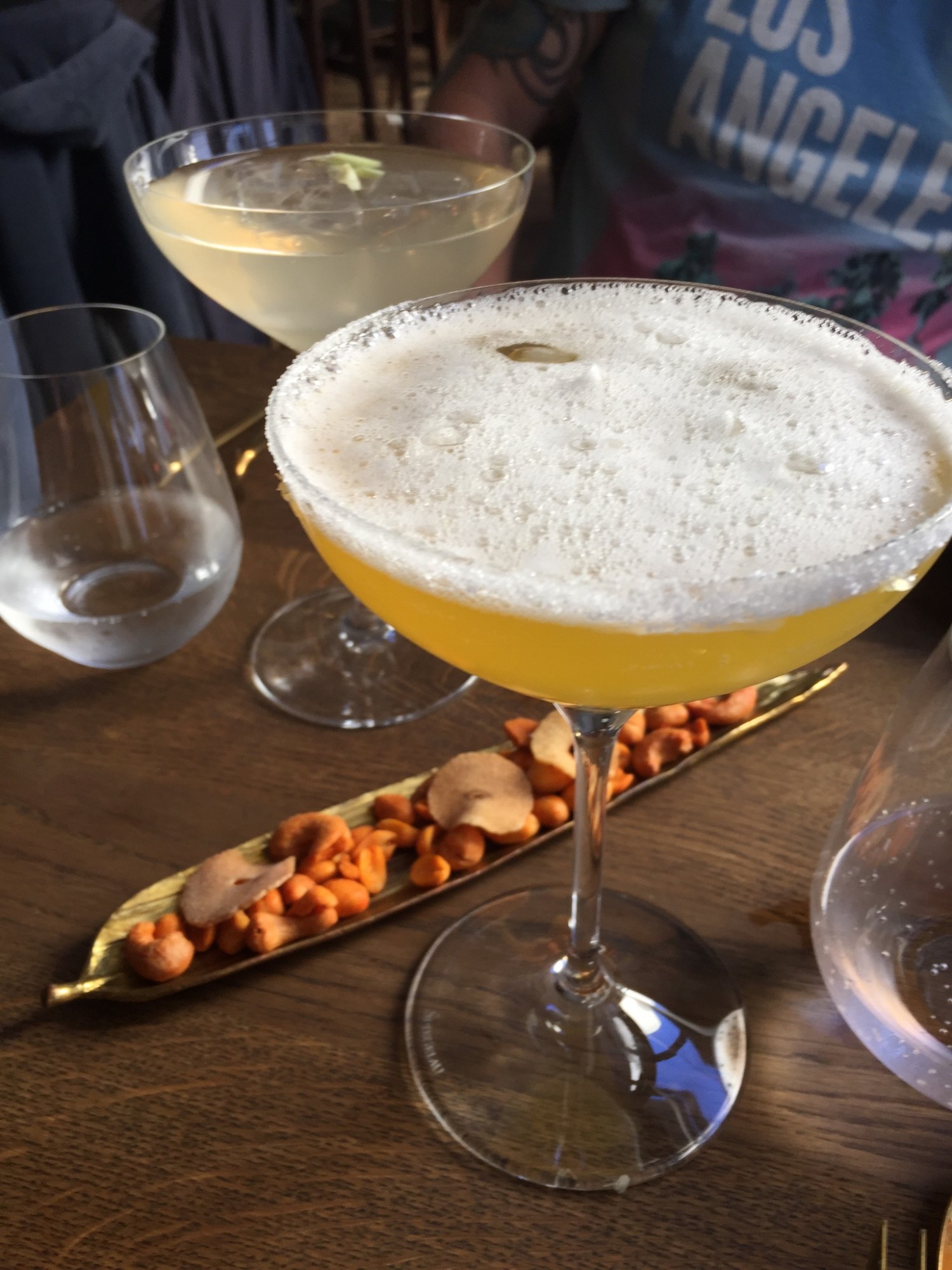 Bao Bao Cocktail (Bagerst): Vodka Martini med limeblade og citrongræs Malay Malay: Passionsfrugt hvid rom og ingefær