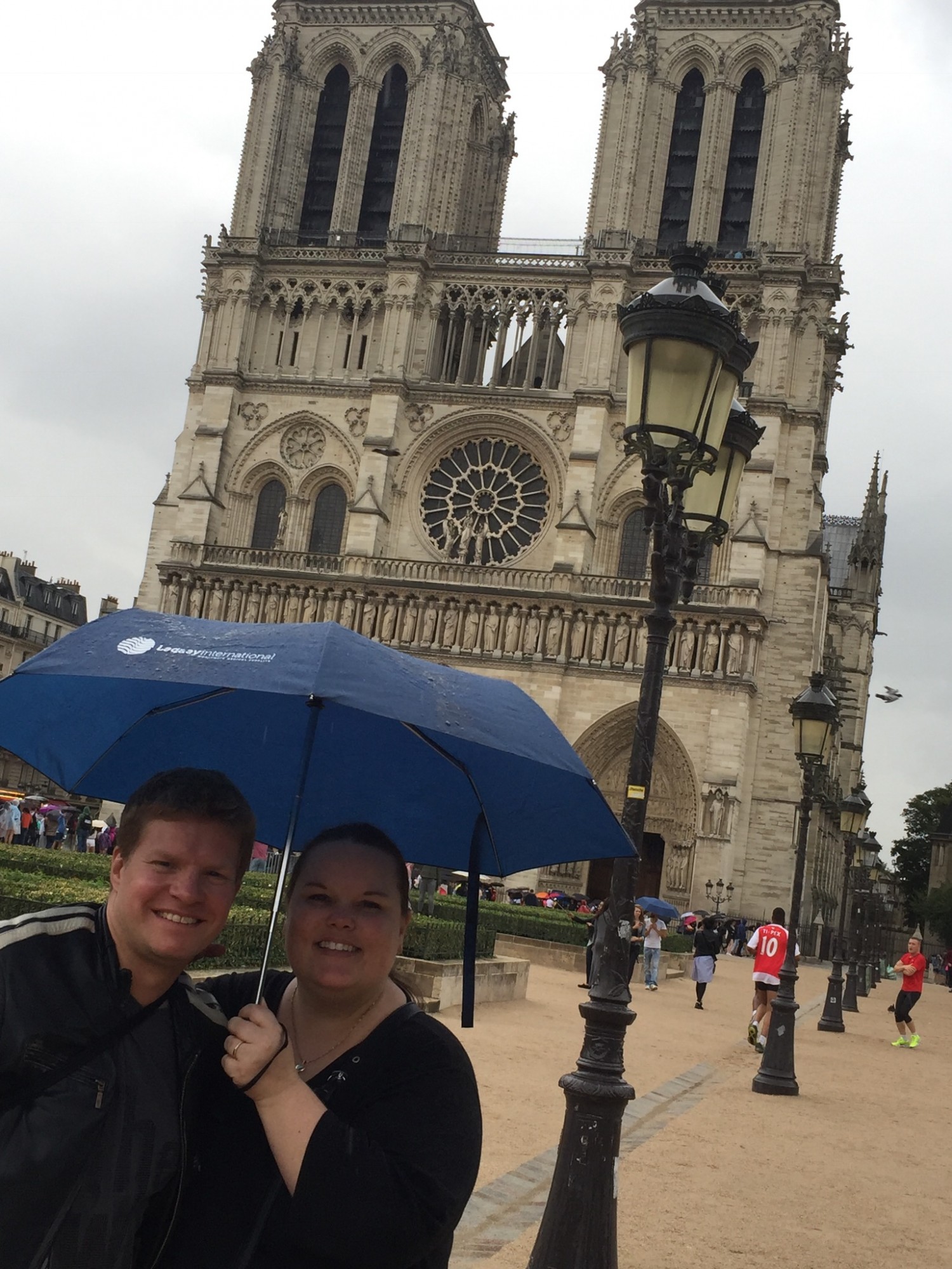 Notre Dame i regnvejr 