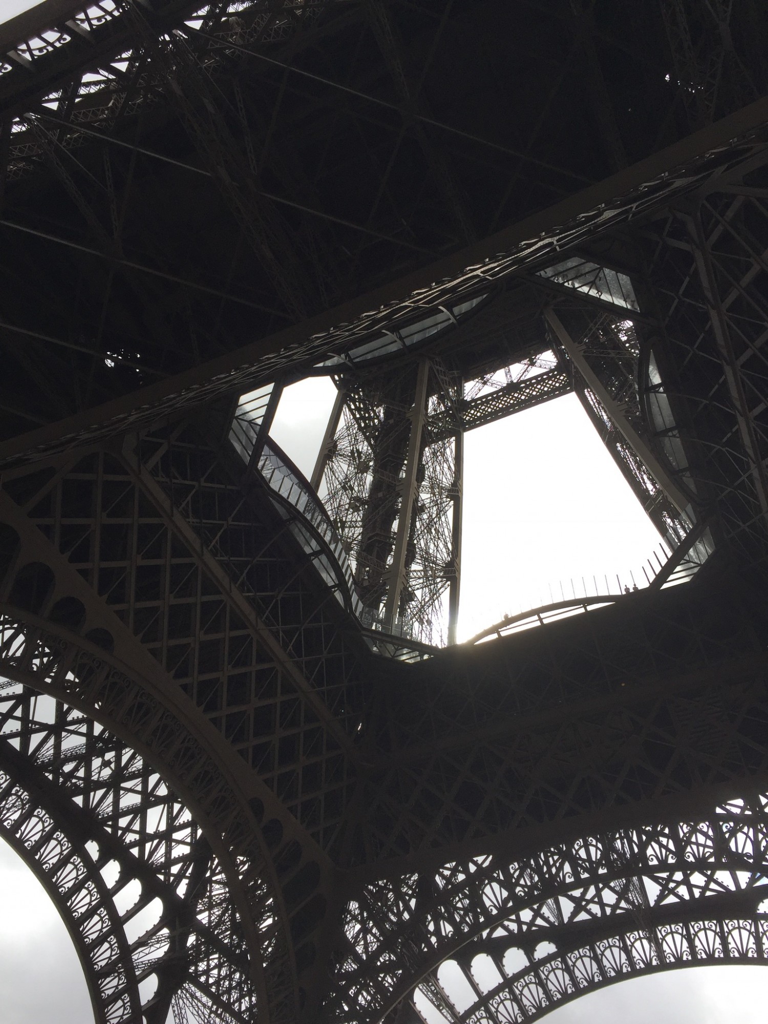 Superingeniøren Gustave Eiffel, hvis firma lever den dag i dag som en del af Eiffage, er et af Frankrigs største entreprenørfirmaer