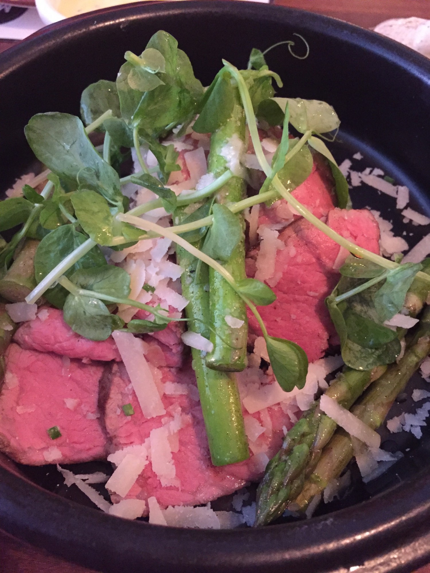 Steak m/ asparges parmesanost