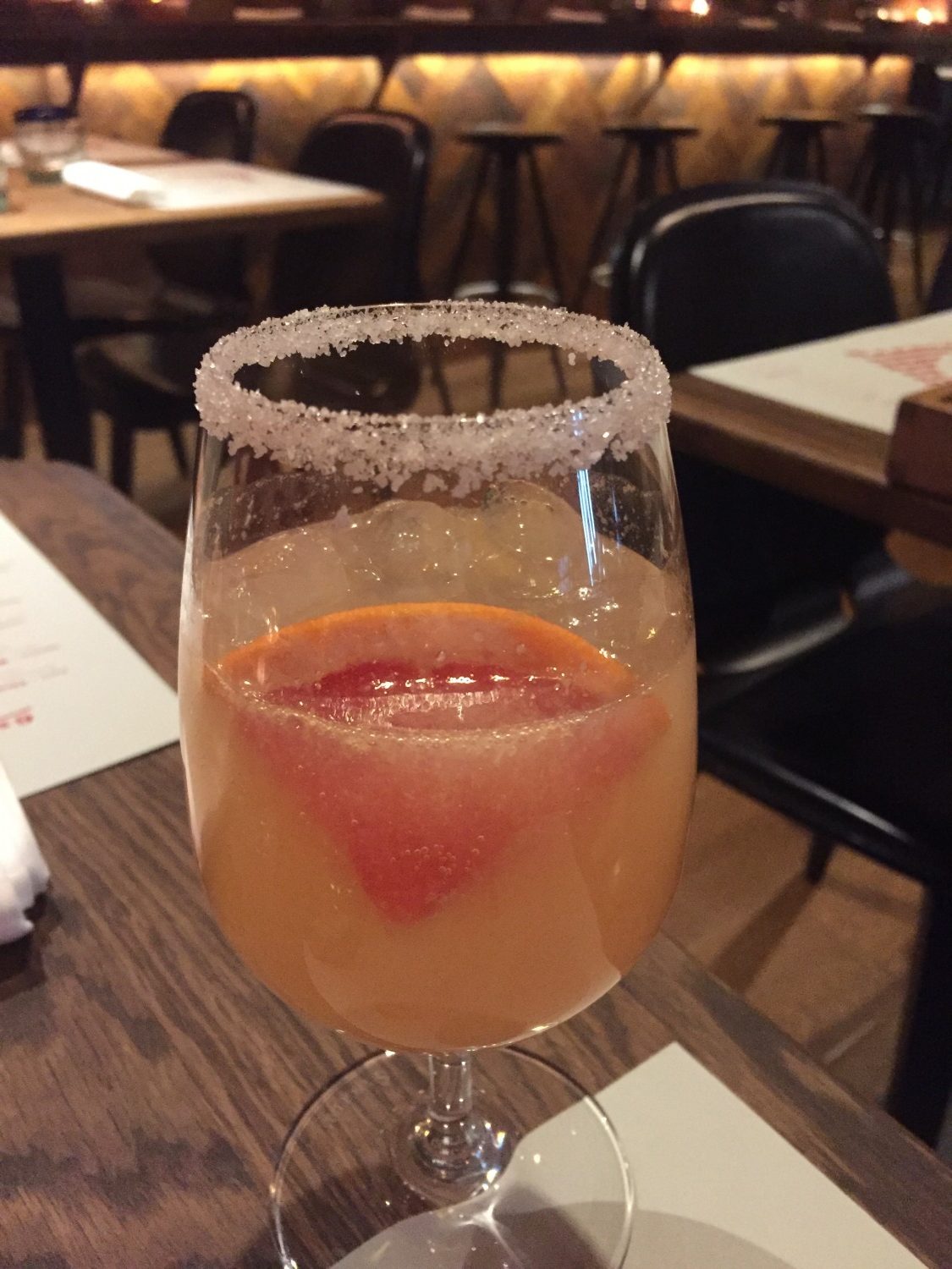 México - Paloma de Mezcal Mezcal, lime & grapefrugt soda 100 kr