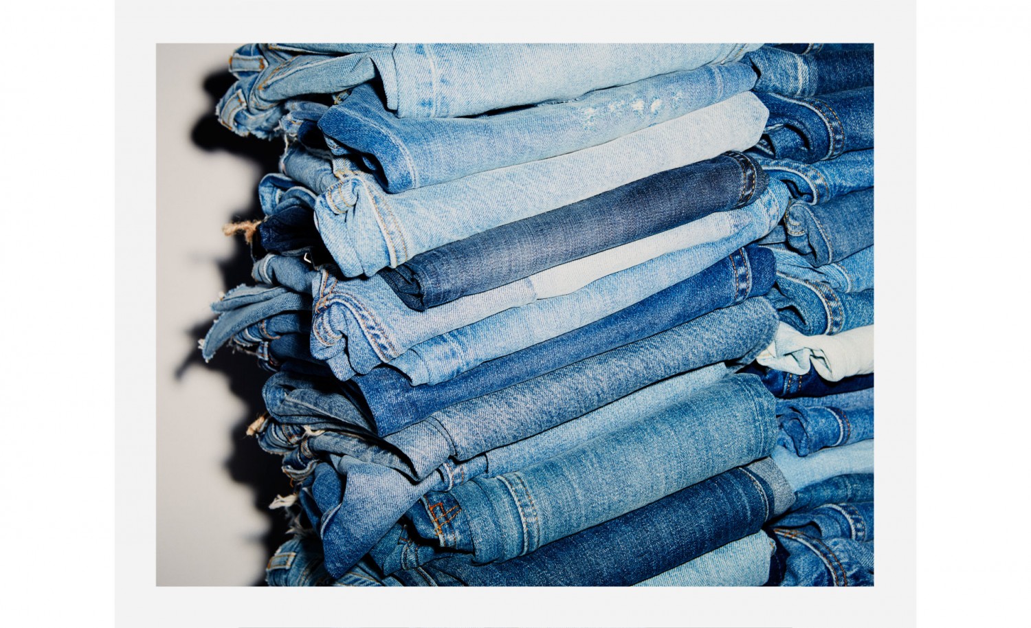 Jeg køber gerne mine jeans i Zara, da de både er billige og i en go' kvalitet. PRIS: Cirka 200-300 kroner, afhængig af hvilke du køber selvfølgelig