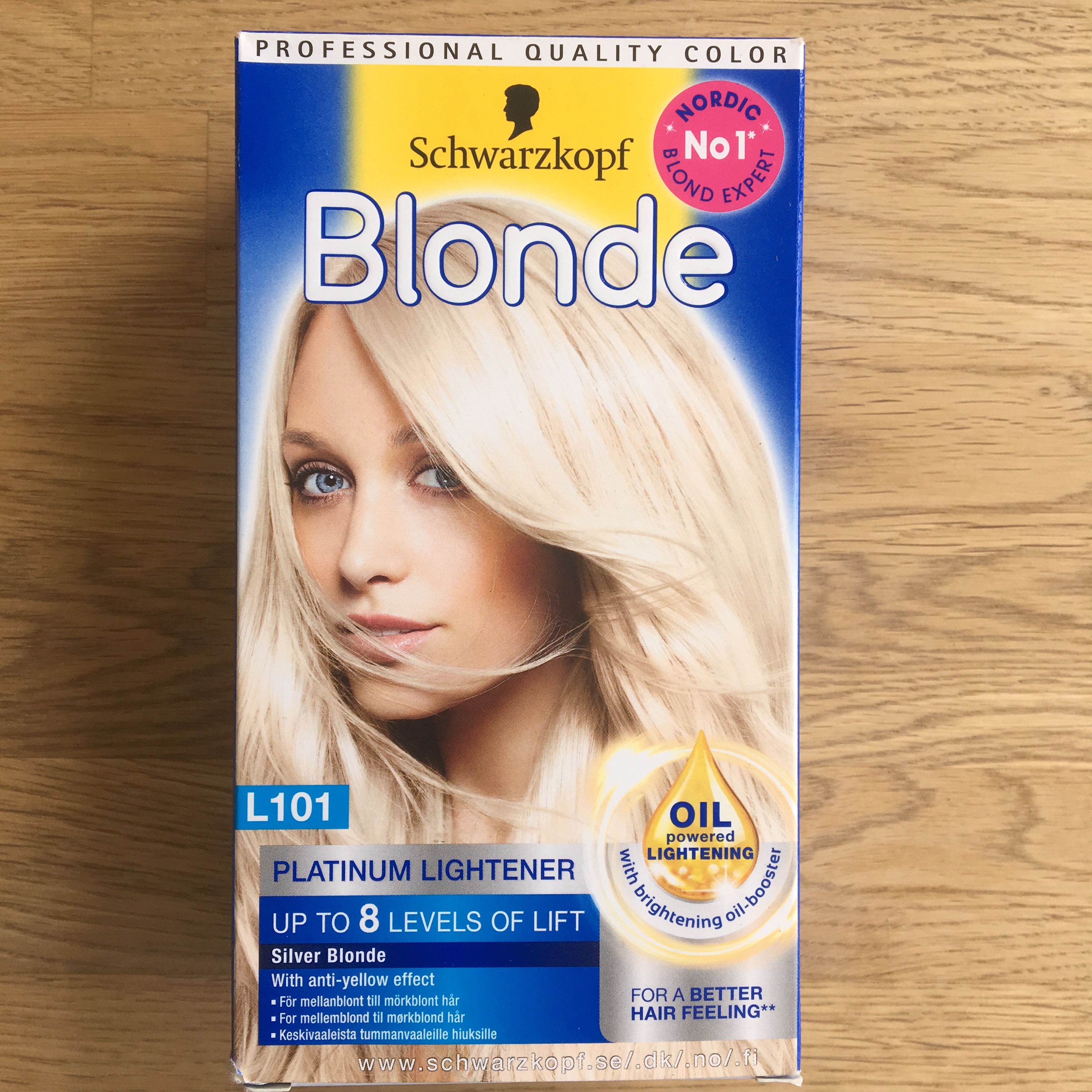 Karoline tester: Schwarzkopf Platinum Lightener (Silver Blonde ...