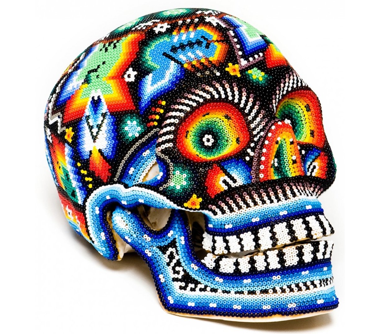 day-of-the-dead-decor-huichole-skull