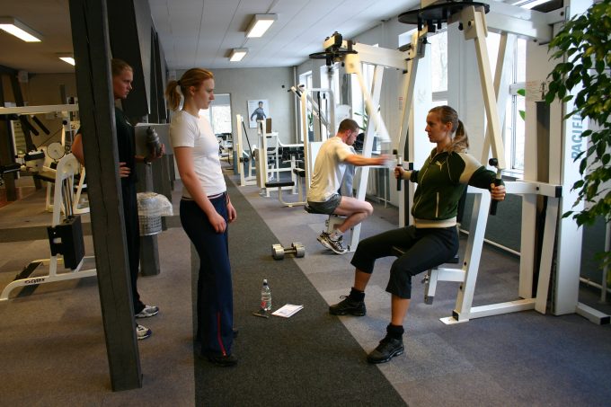 Find 5 fitness fejl fitnesscenter træning instruktion