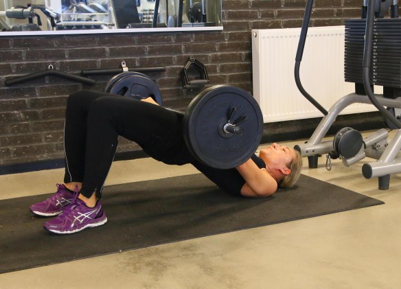 Glute bridge 2 øvelse for hofte og bagdel fitness blog Marina Aagaard blog
