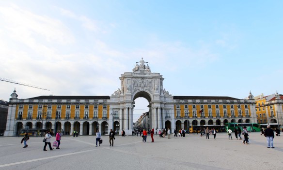 Lisboa Praça do Comércio and arch leading to Augusta street