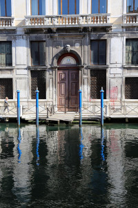 web_Venice_canal_and_poles