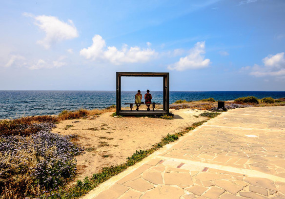 Cyprus_Pafos_beach_walk_shelter_photo_Henrik_Elstrup