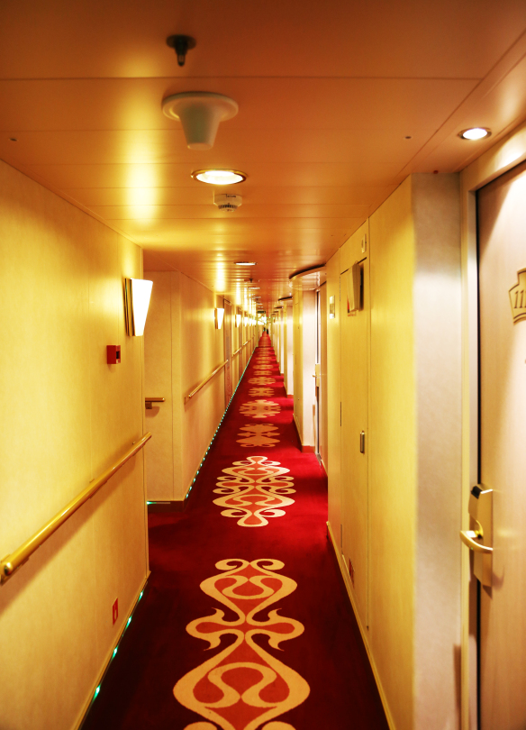 Cruise_ship_corridor_Marina_Aagaard_fitness_blog