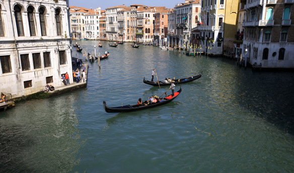 Venedig_Venice_Venezia_Canal_Grande_and_Gondolas
