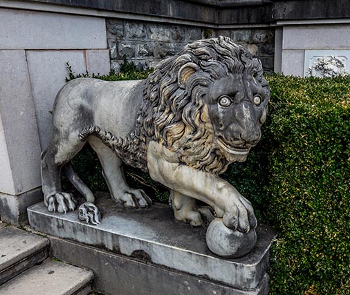 Lion-sculpture-Peles-Castle_Sinaia_Romania_Marina_Aagaard_blog