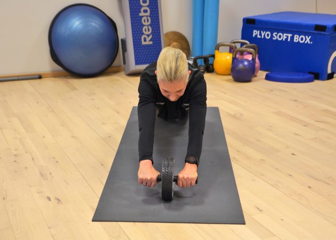 Ab wheel træning Mavehjul workout Marina Aagaard blog fitness