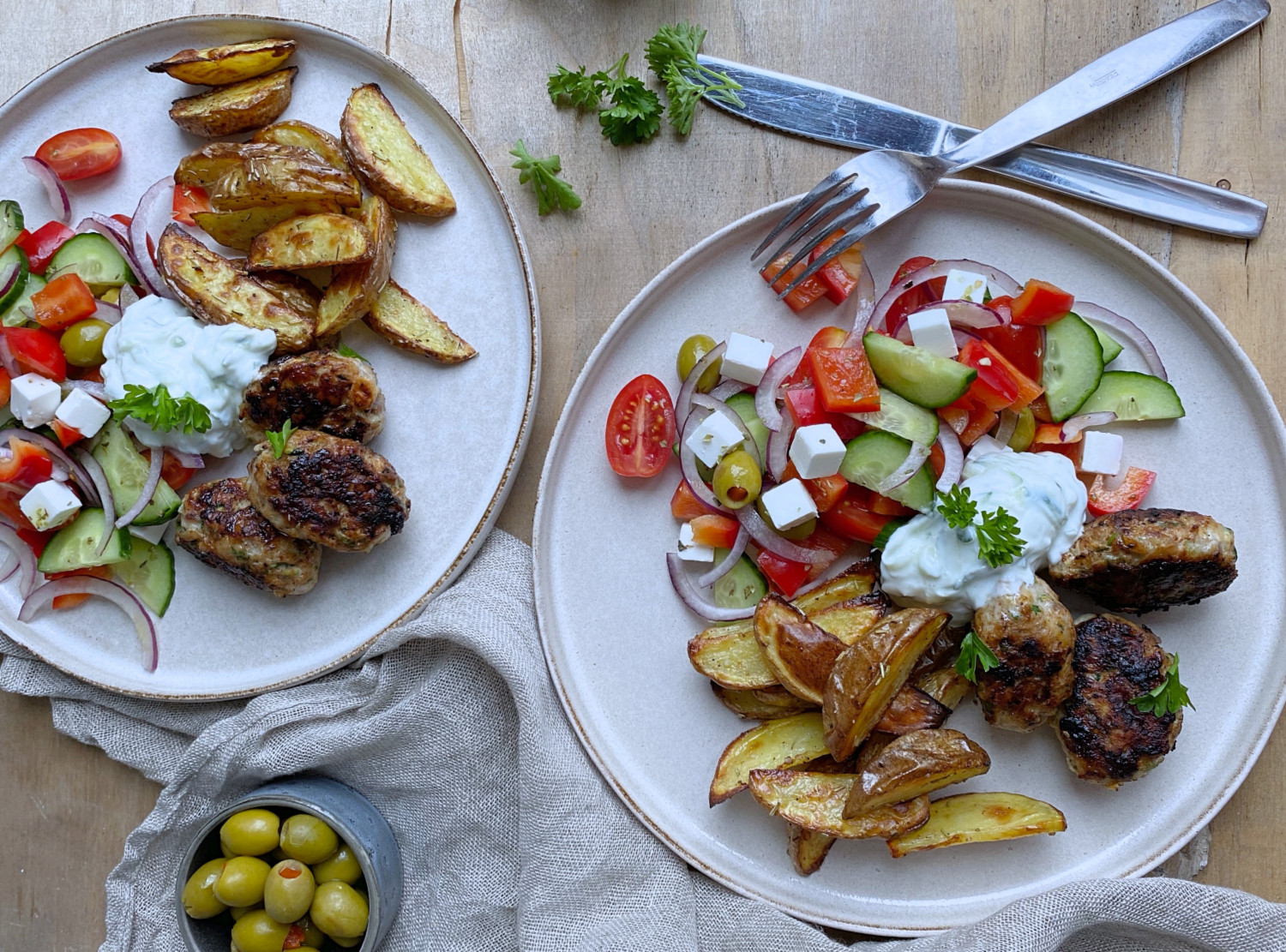 Græske med tzatziki, pommes og | Aftensmad camilladrabo