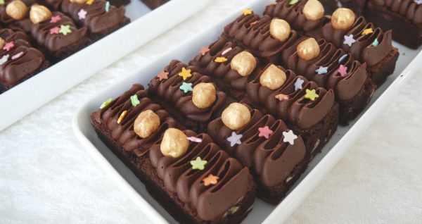 Triple chocolate brownies med creamcheese frosting af Rebekka Mikkelsen