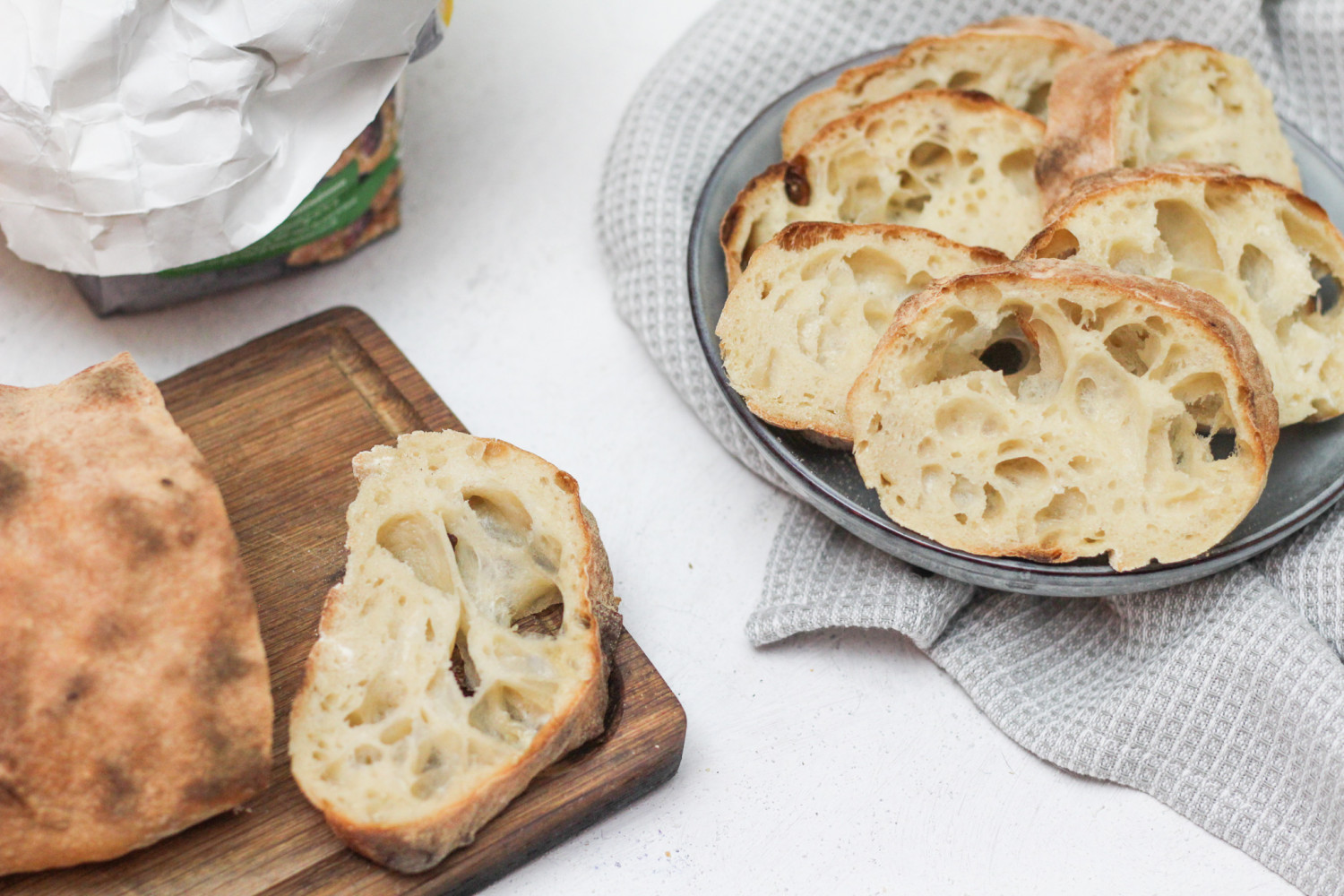 Ciabatta brød – nem opskrift på ciabatta, som ikke kræver mange  ingredienser | Bagværk | Mad & dessert