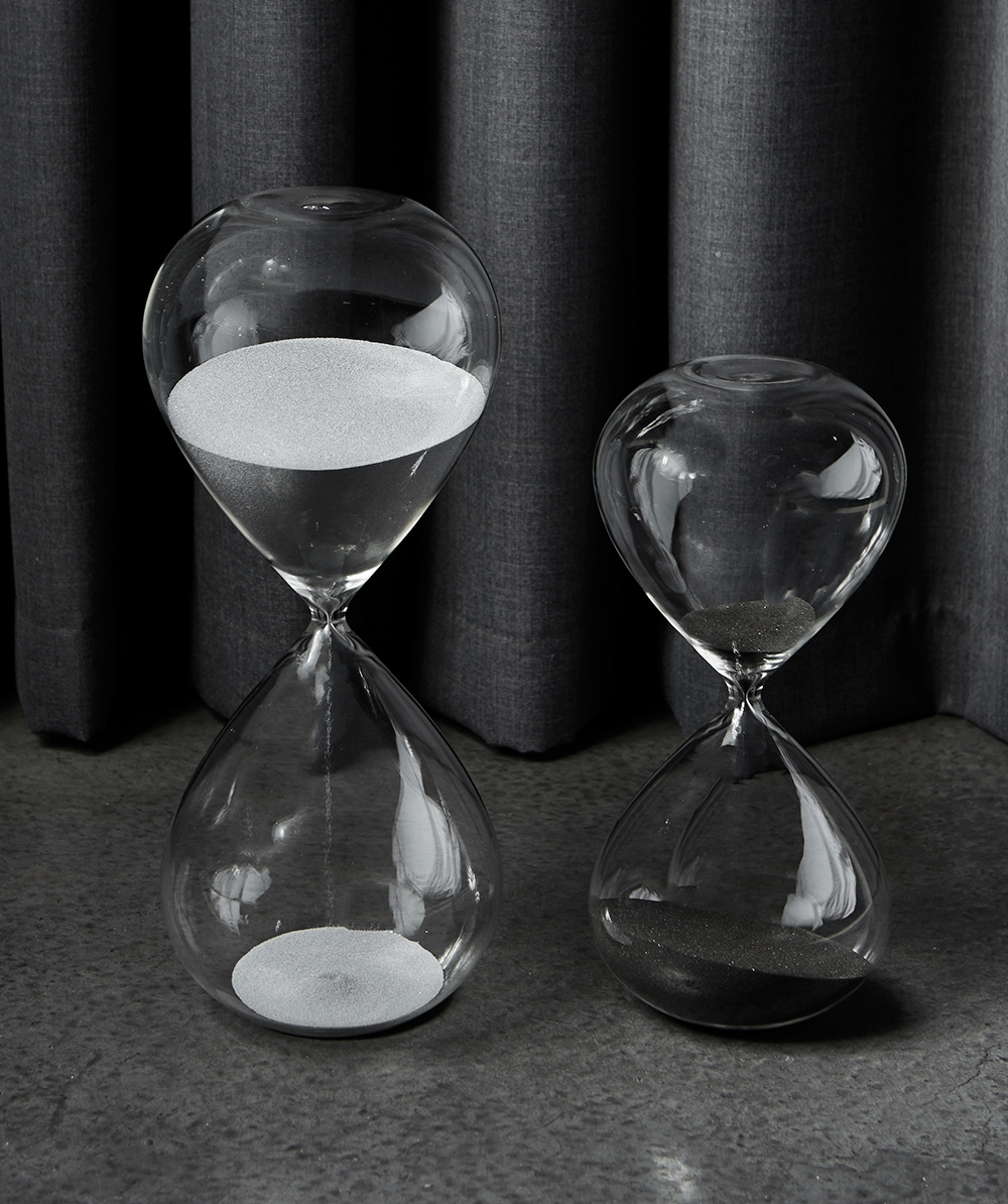 Timeglas er smukke at have stående uanset om man bruger dem eller ej. De minder os om tiden der går - og tiden der rinder ud...