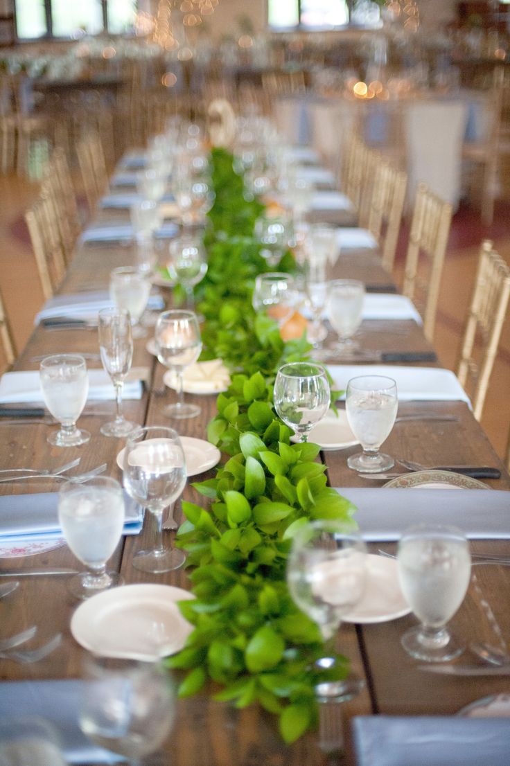 stunning-greenery-wedding-table-runners-22